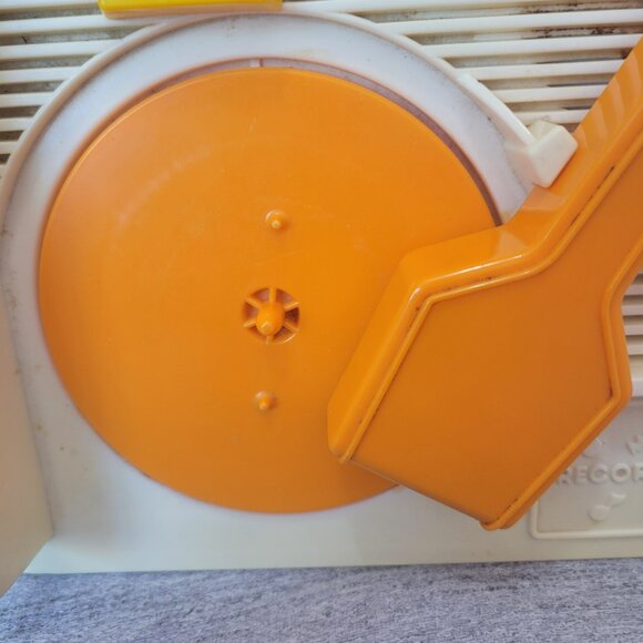 Fisher-Price Classic Music Box Record Player - Picture 5 of 8